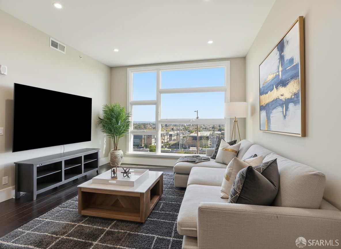 600 El Camino Real Road 302