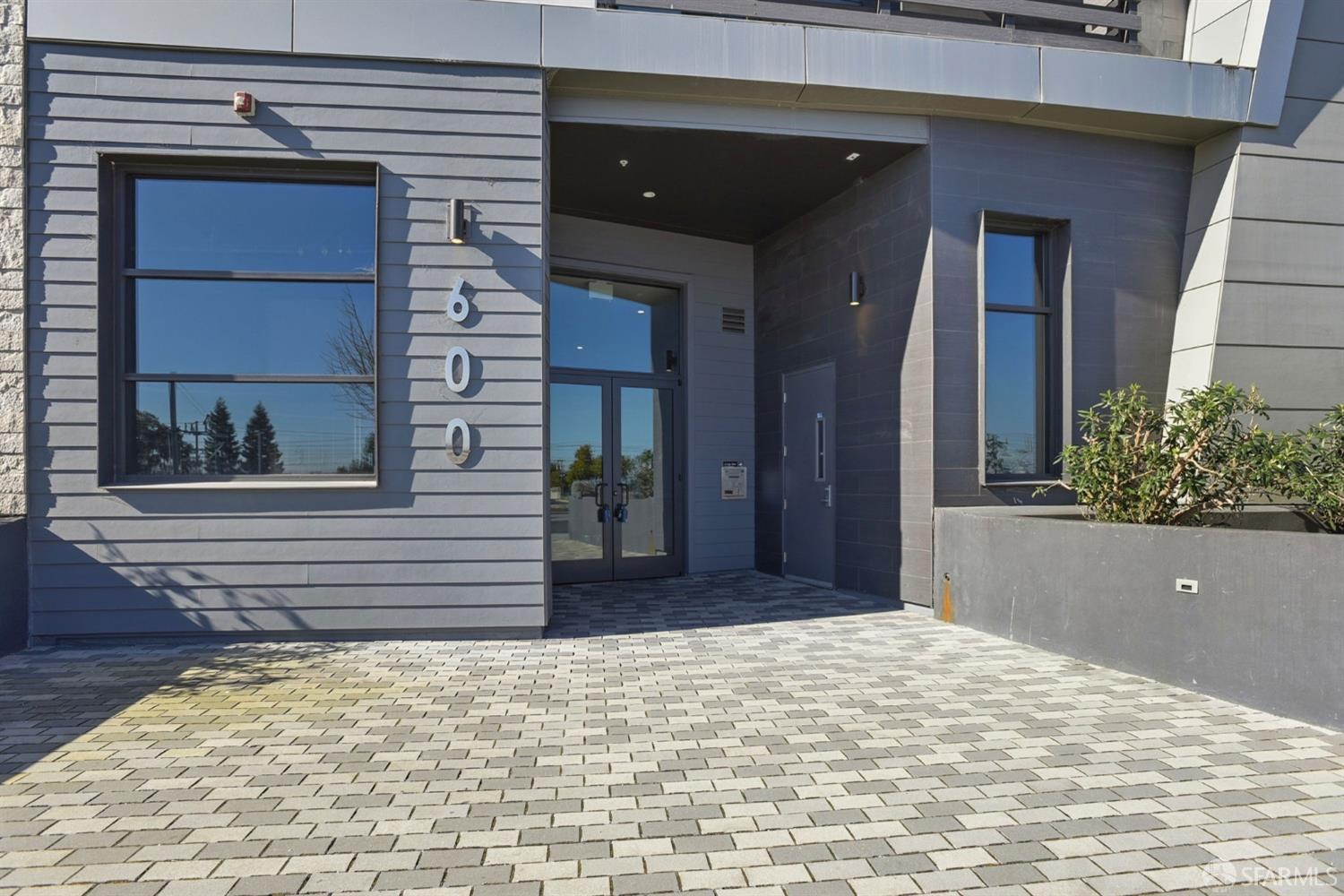 600 El Camino Real Road 302