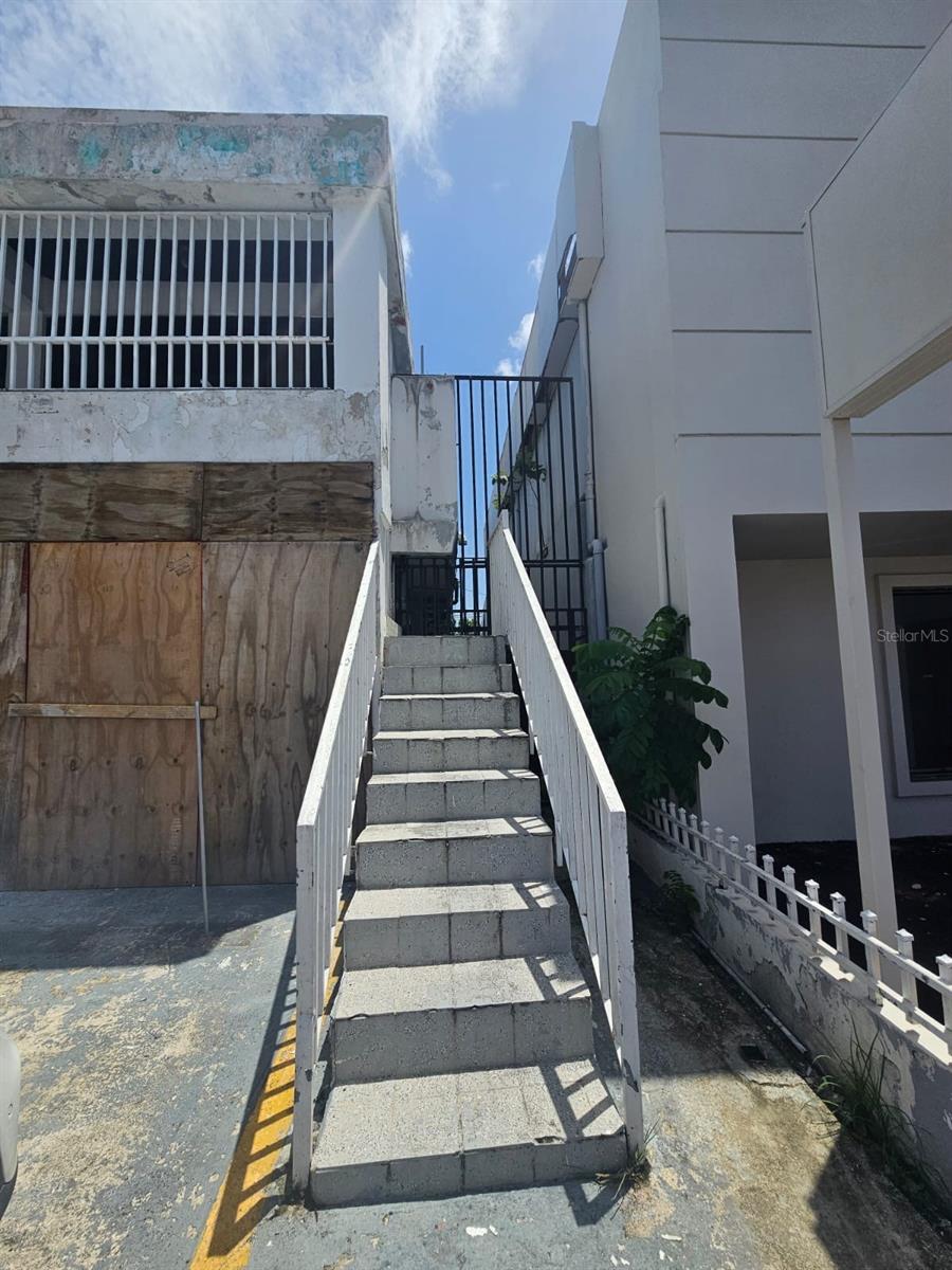 791 AVE. SAN PATRICIO