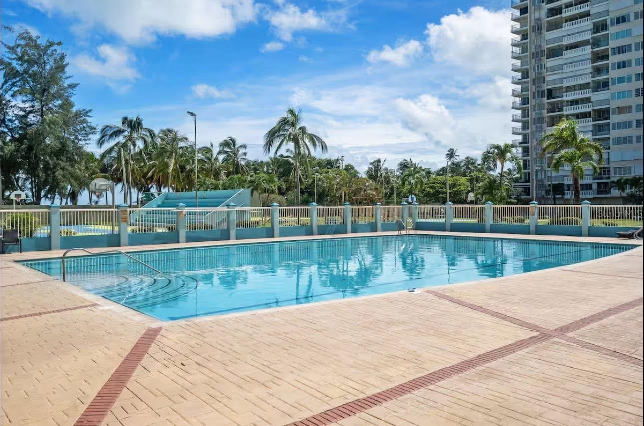 Ocean Drive 100 #806