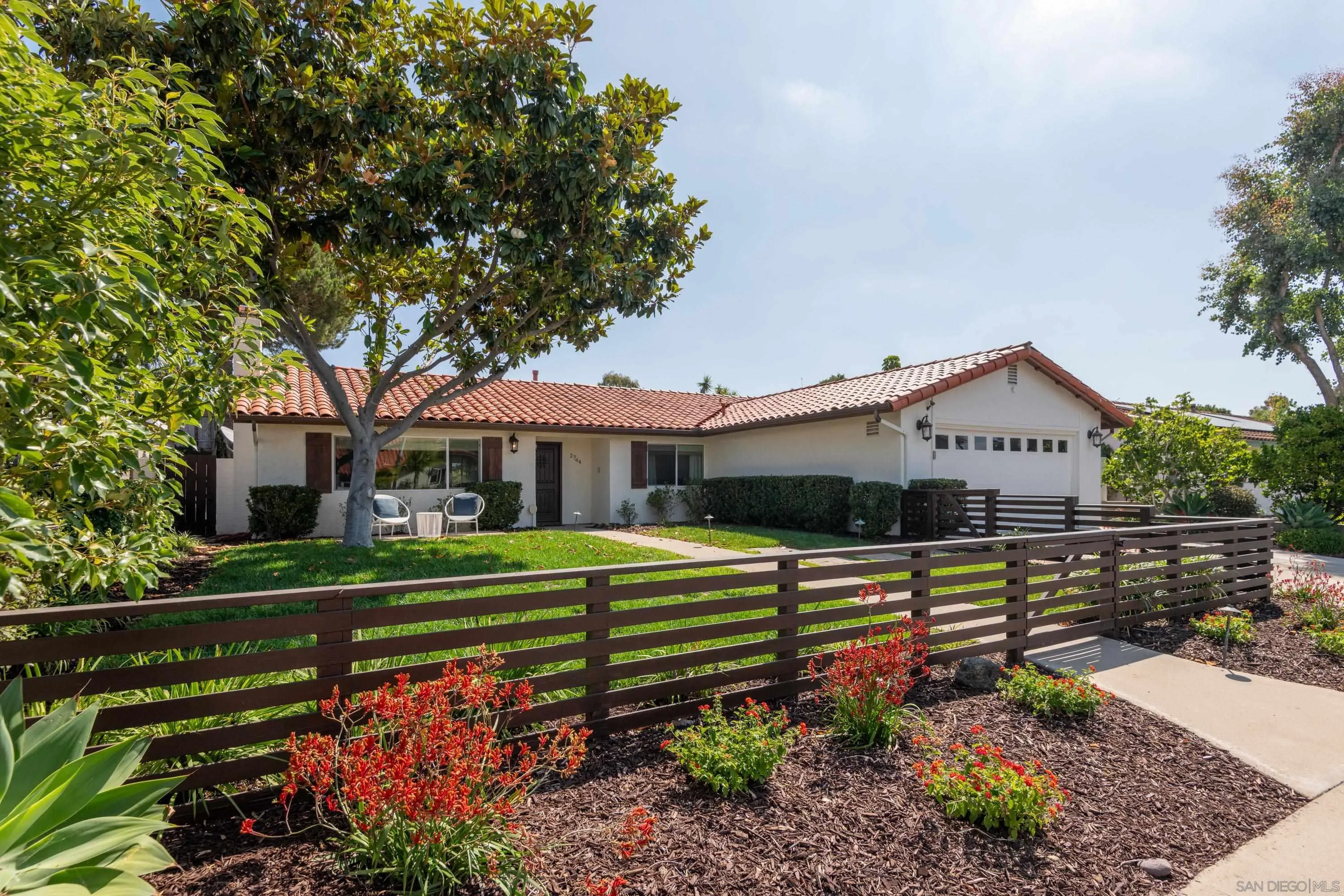 2764 Levante St