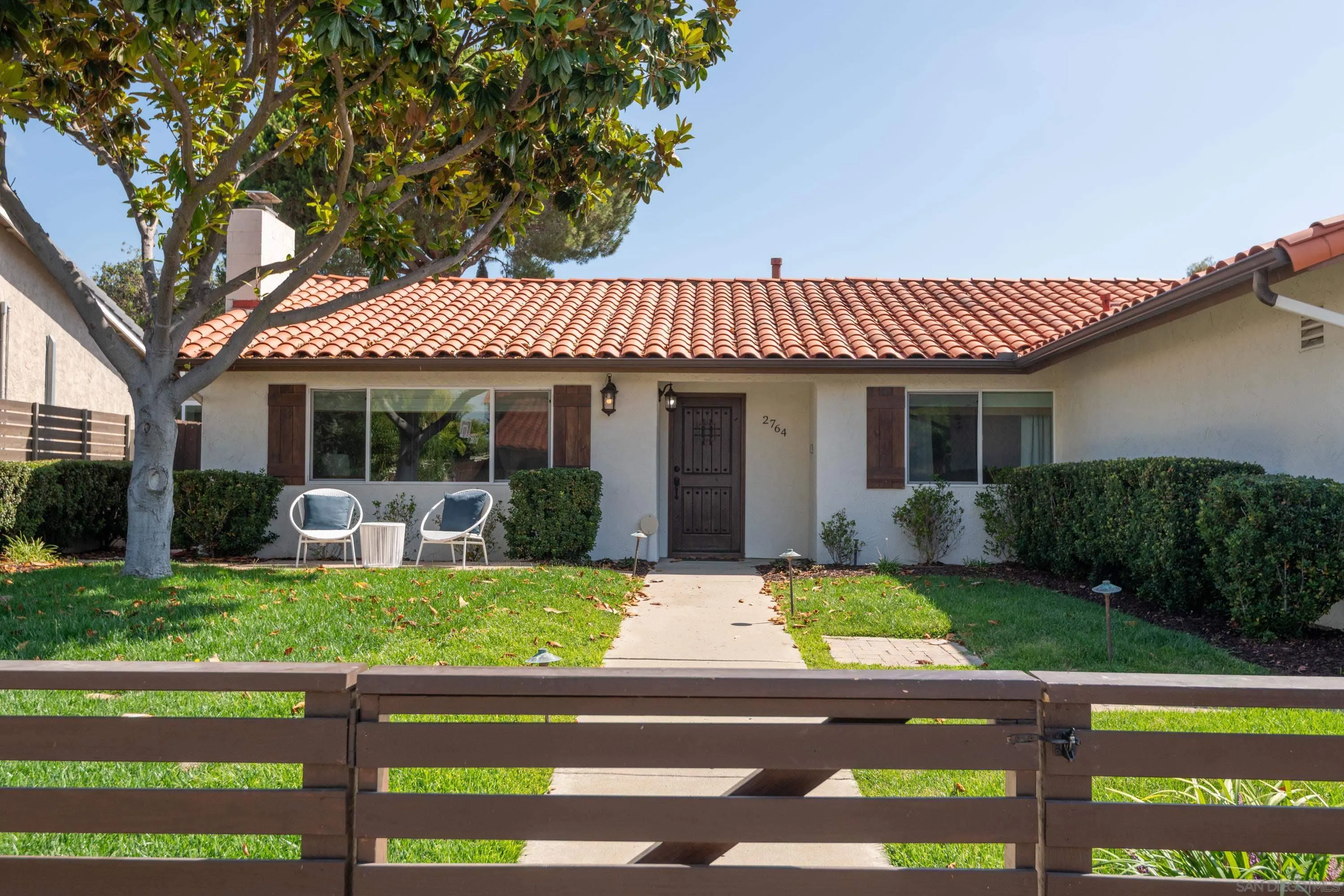 2764 Levante St
