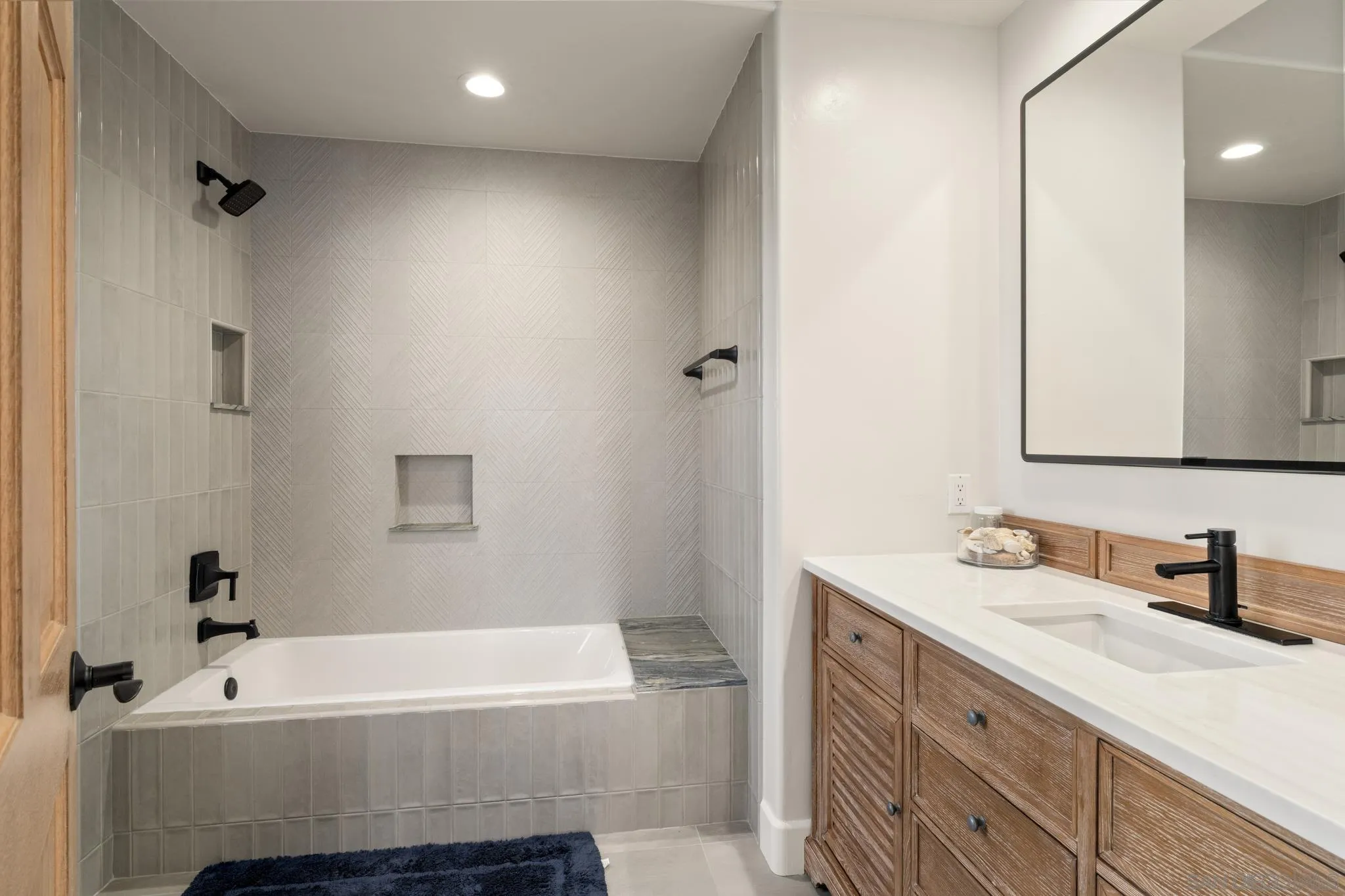 3028 Paseo Cielo