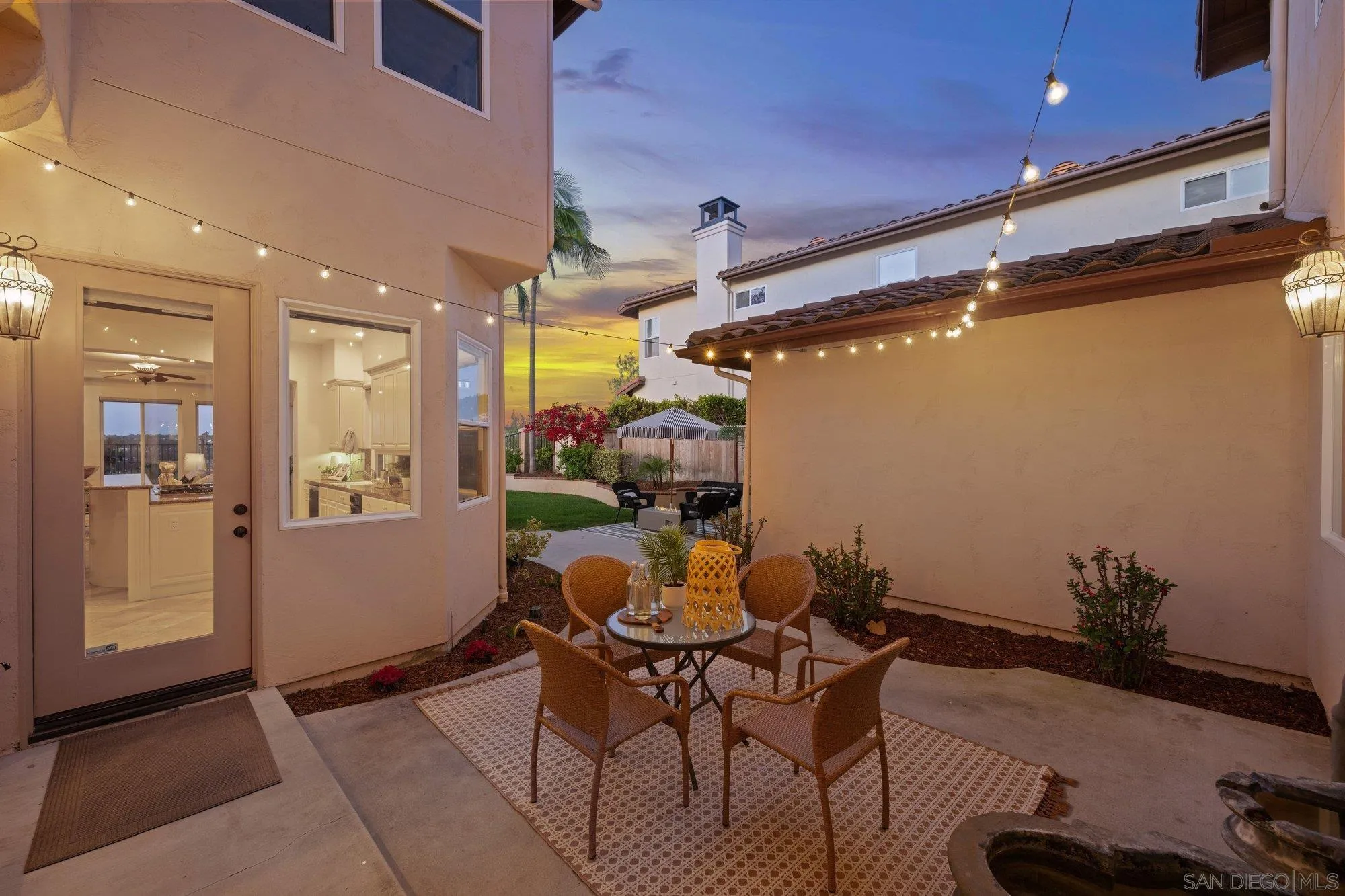 2914 Carrillo Way