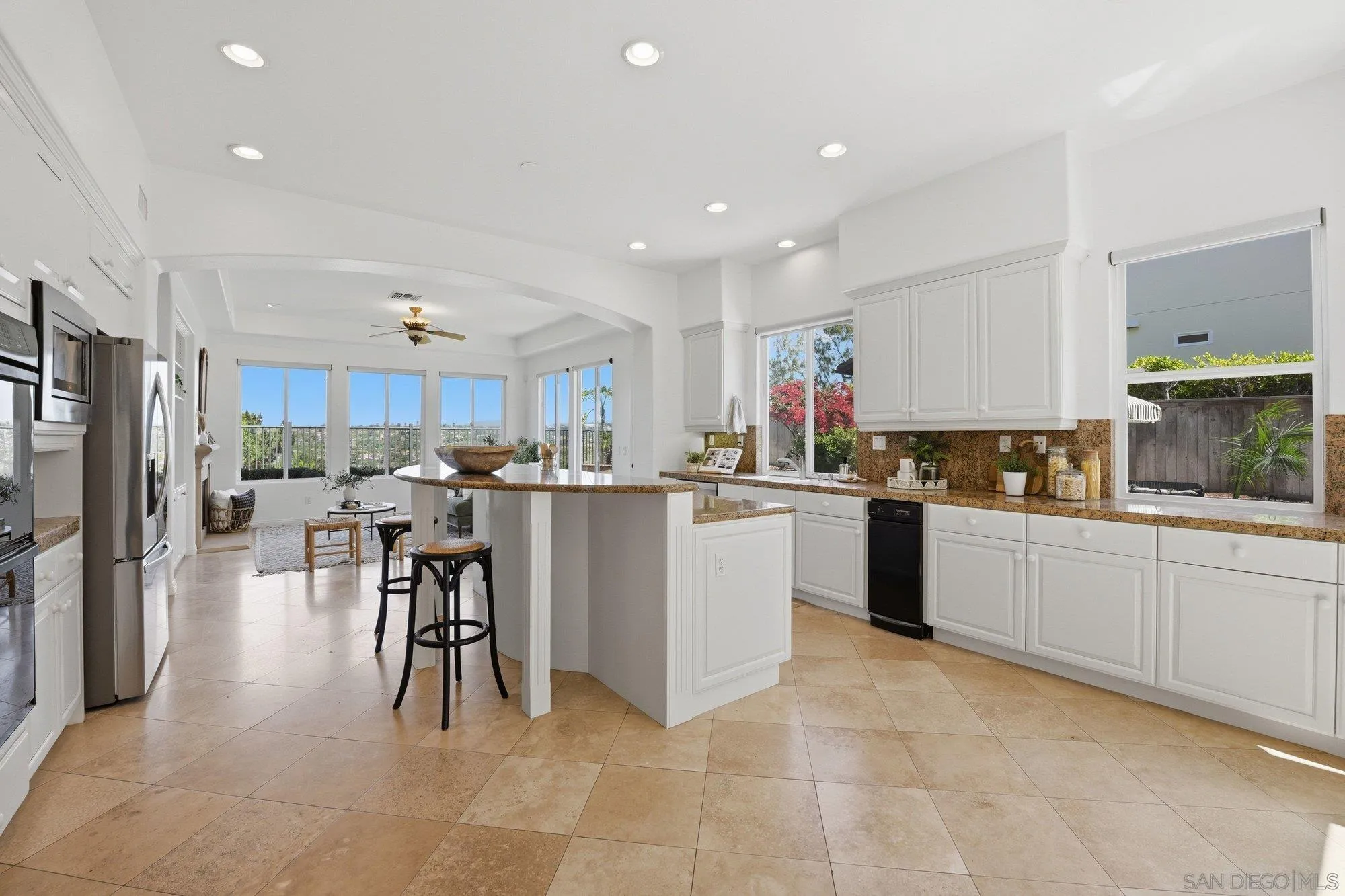2914 Carrillo Way