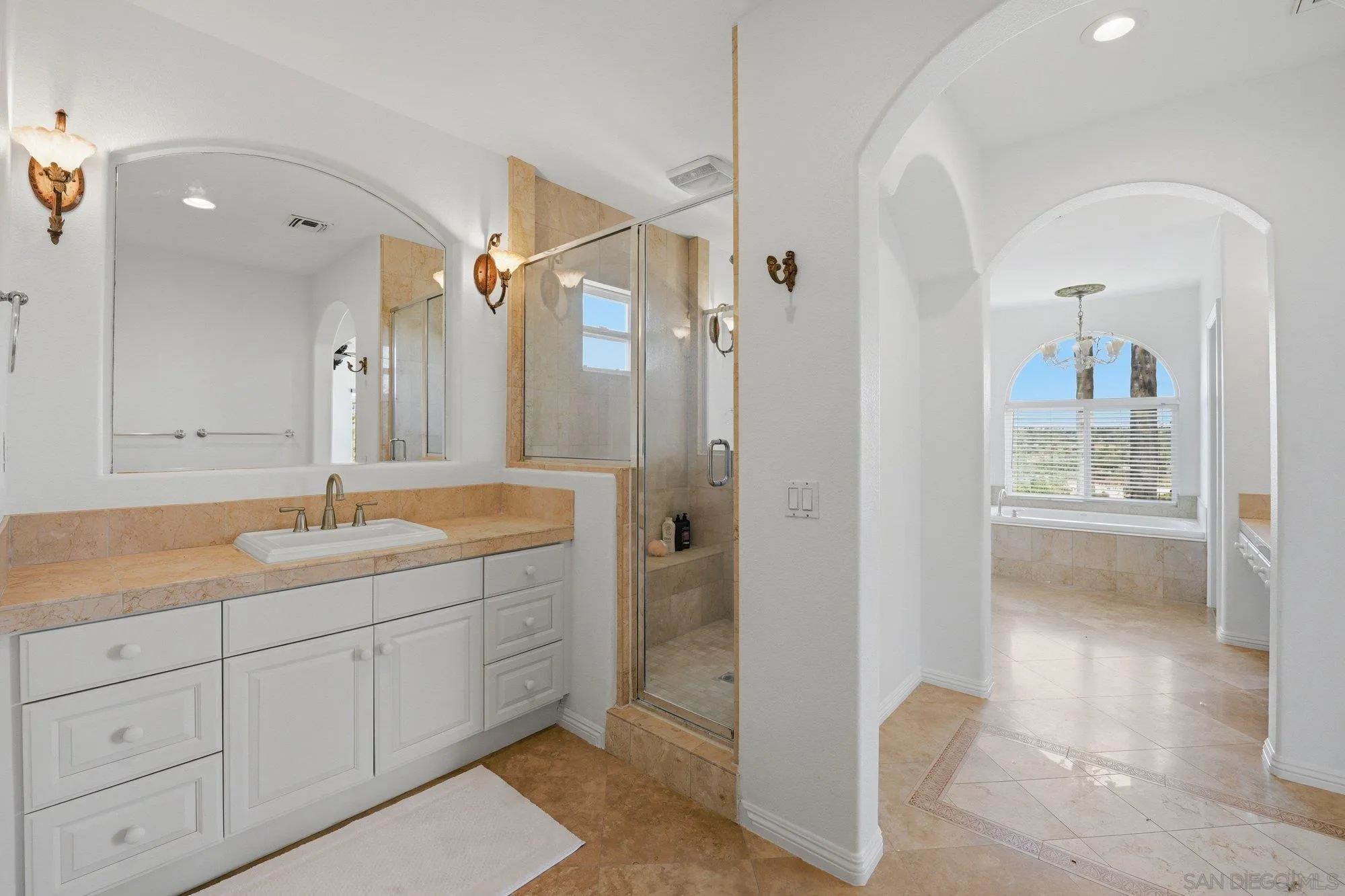2914 Carrillo Way