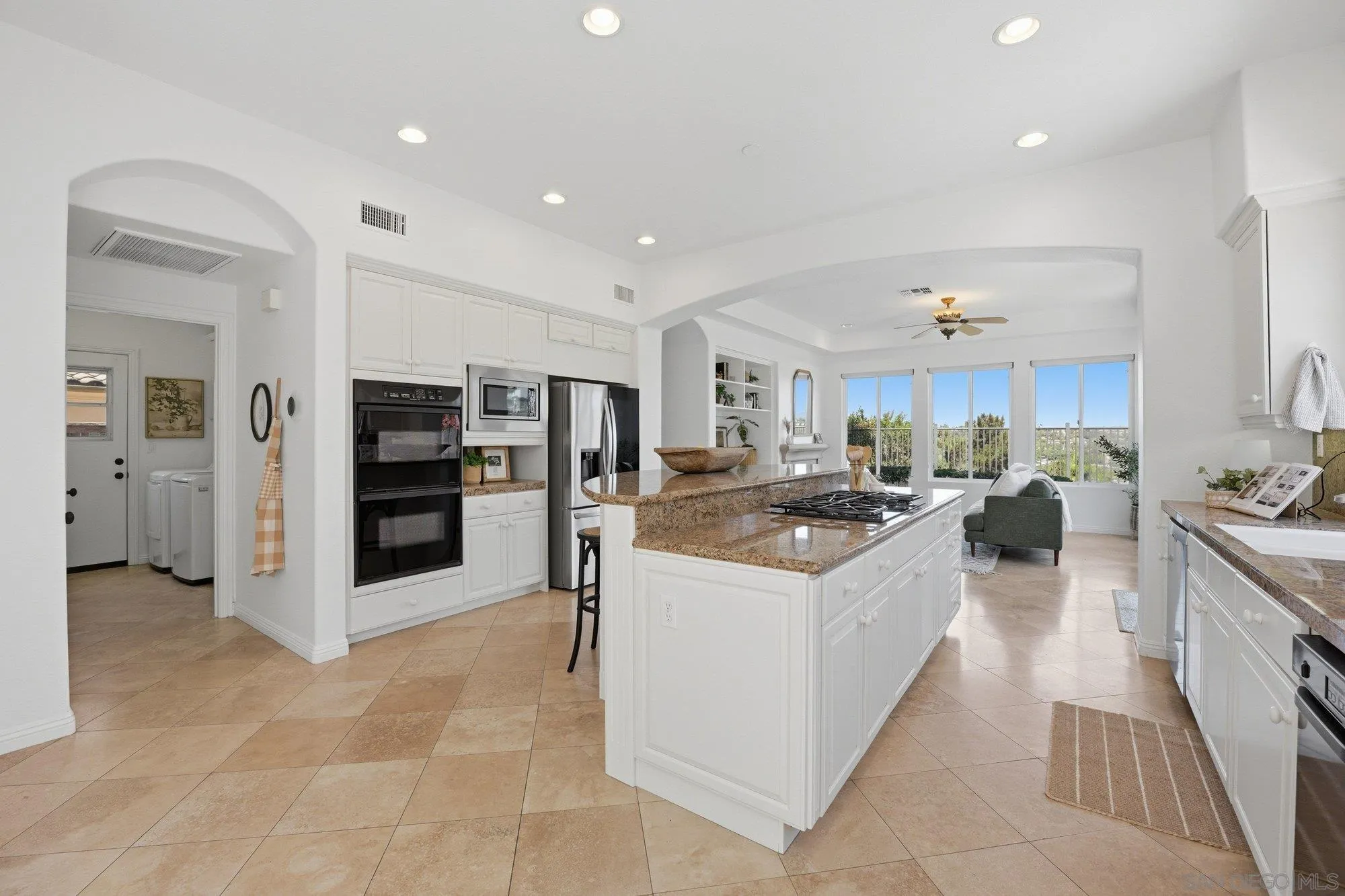 2914 Carrillo Way