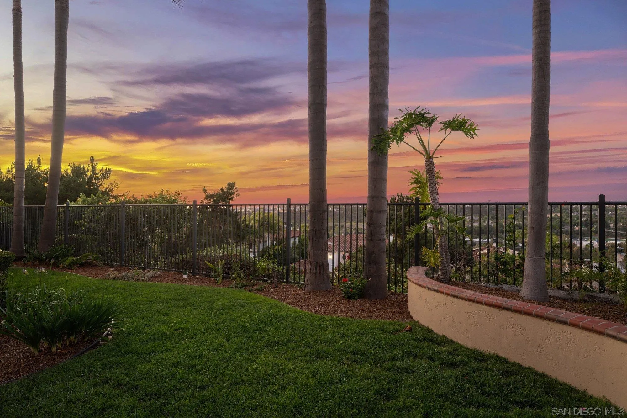 2914 Carrillo Way
