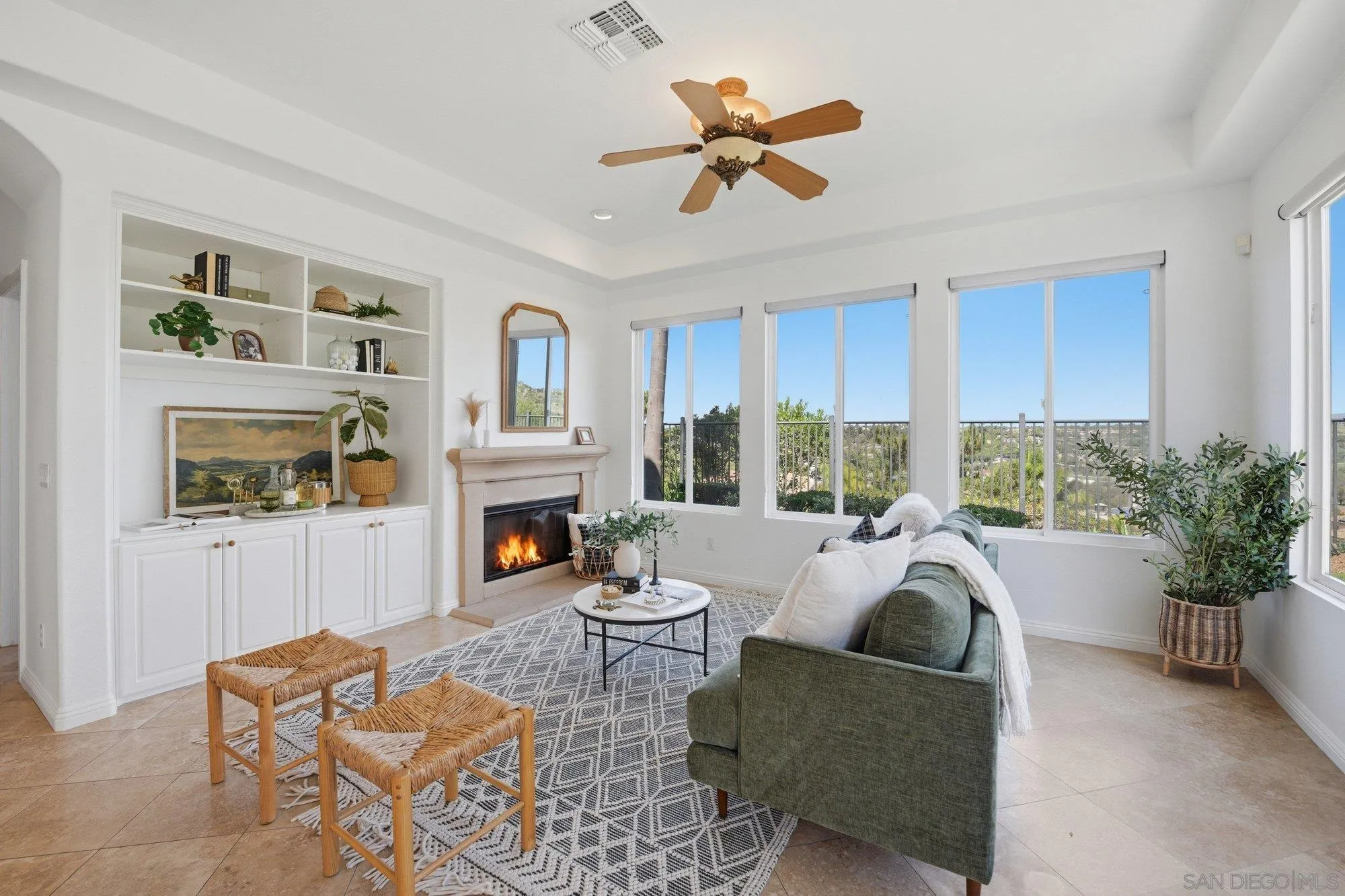 2914 Carrillo Way