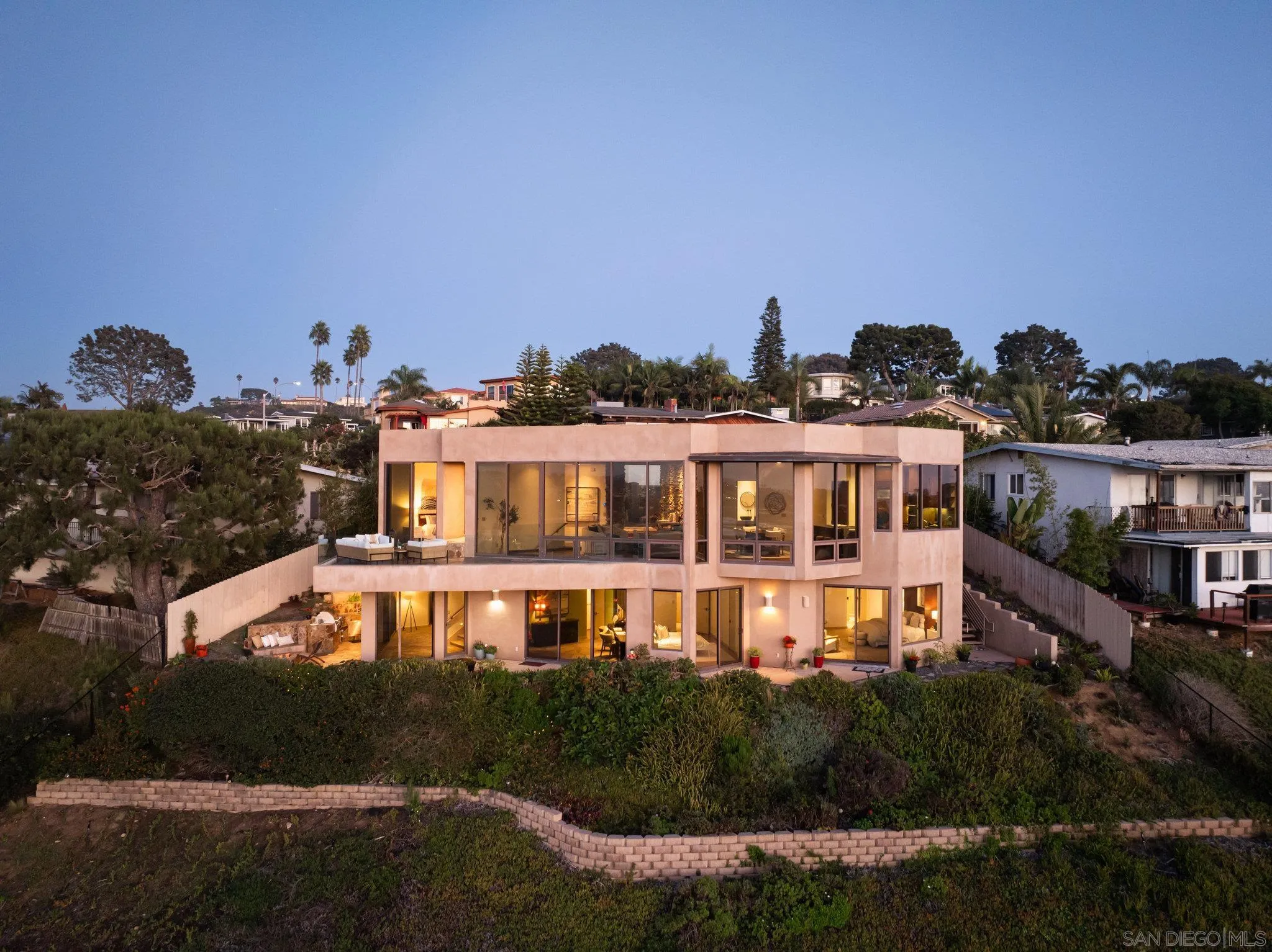 779 Barbara Ave