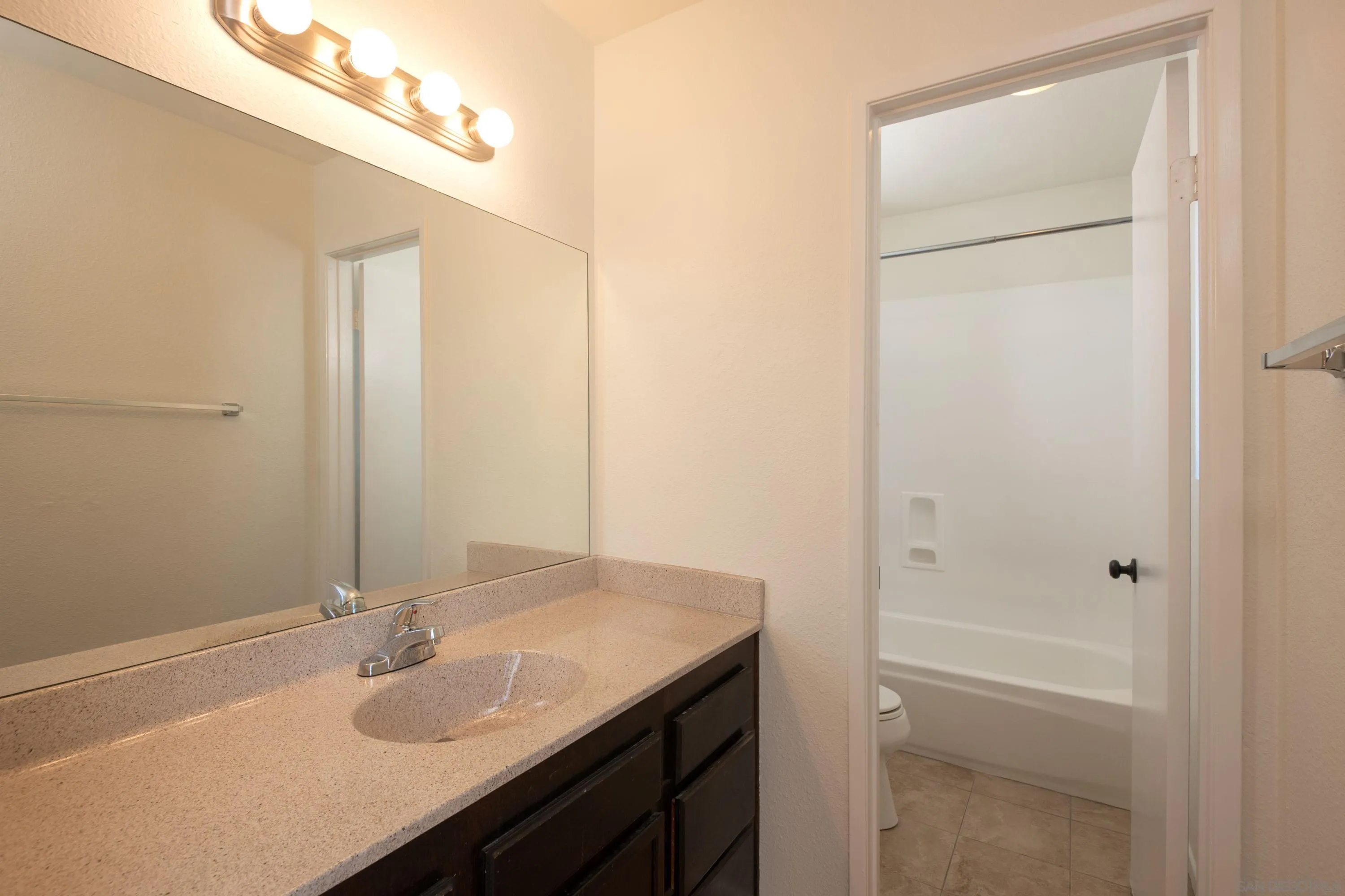 1819 Hornblend St #1