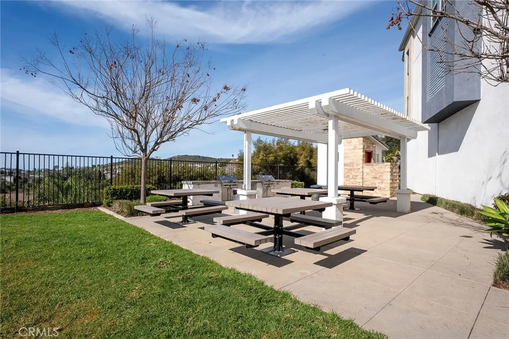 371 Fitzpatrick Rd Unit 102