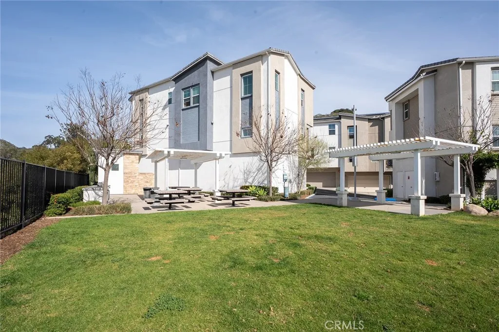 371 Fitzpatrick Rd Unit 102