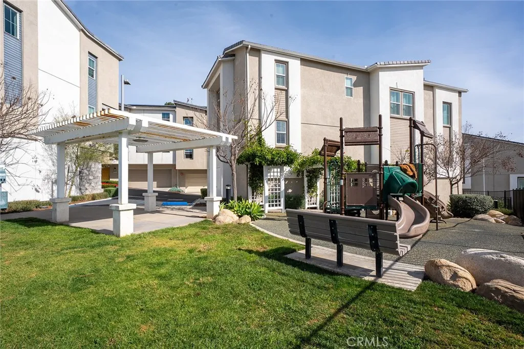 371 Fitzpatrick Rd Unit 102