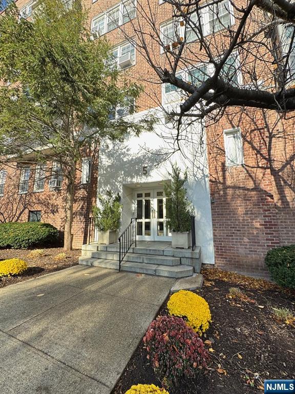 5 Roosevelt Place 4A