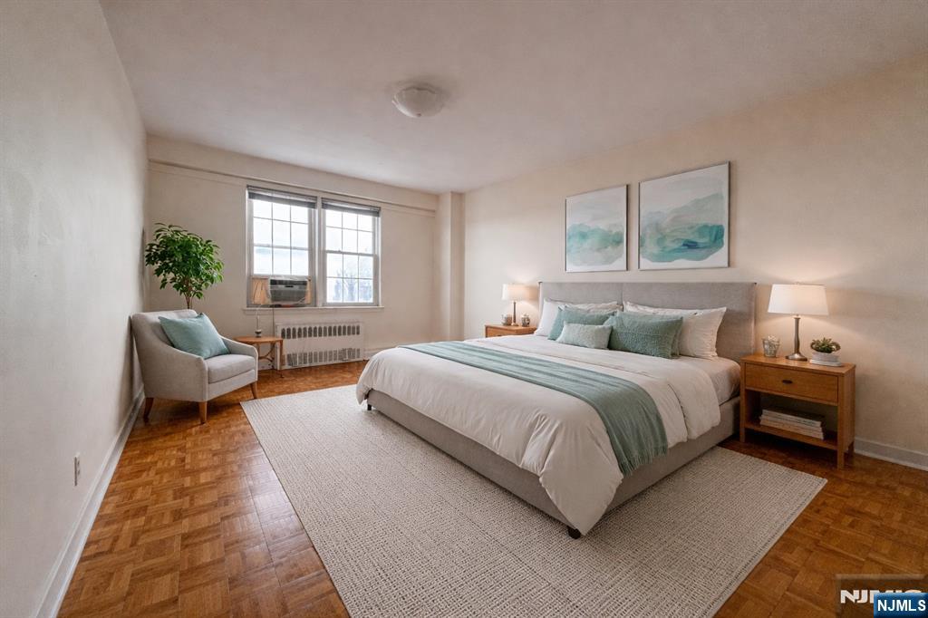 5 Roosevelt Place 4A