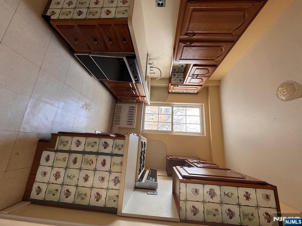 5 Roosevelt Place 4A