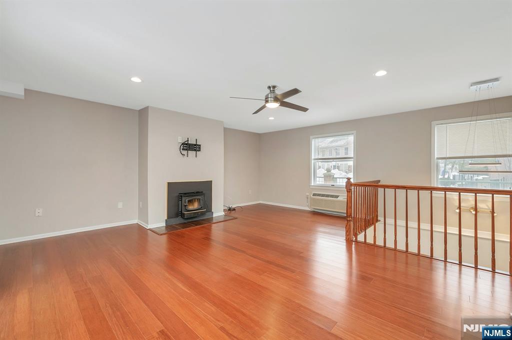 50 Pine Street C211