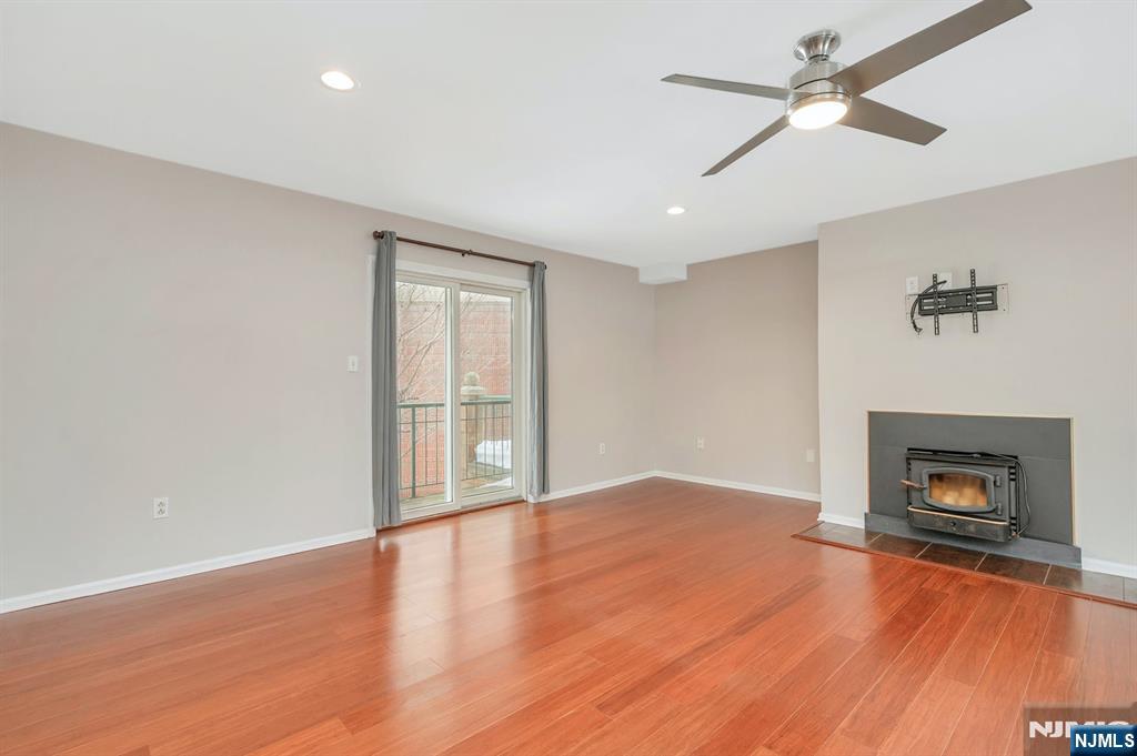 50 Pine Street C211