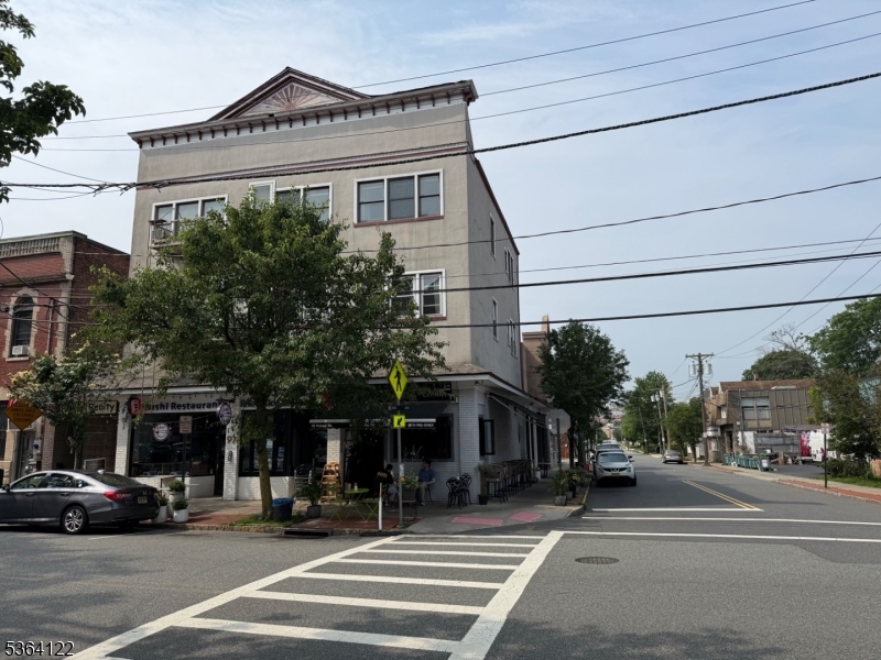 97 Walnut St 3B