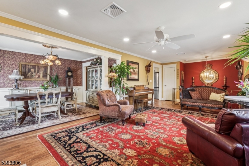1025 Koelle Blvd