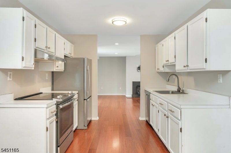 50 Pine St 211