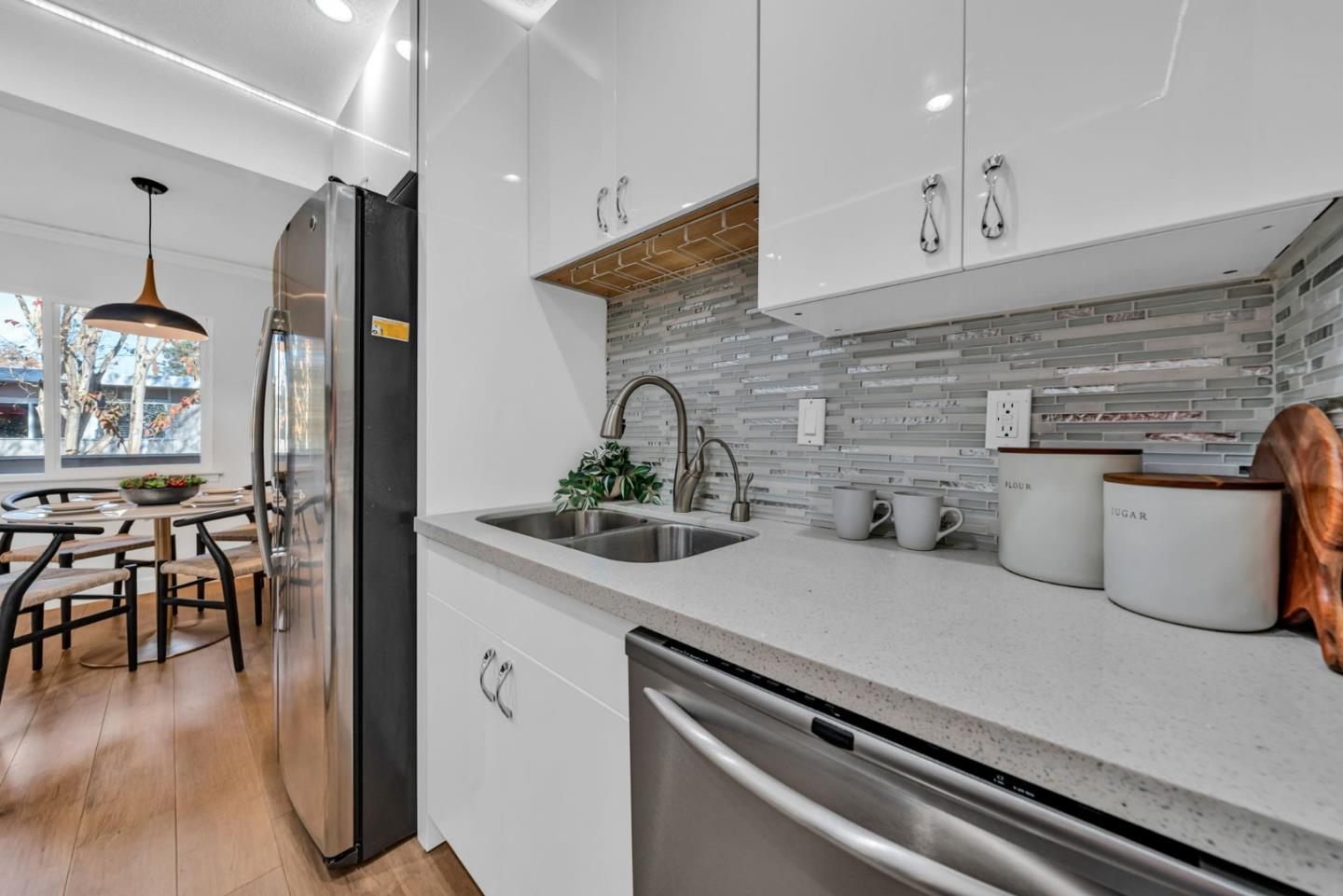 1898 Meridian AVE 31