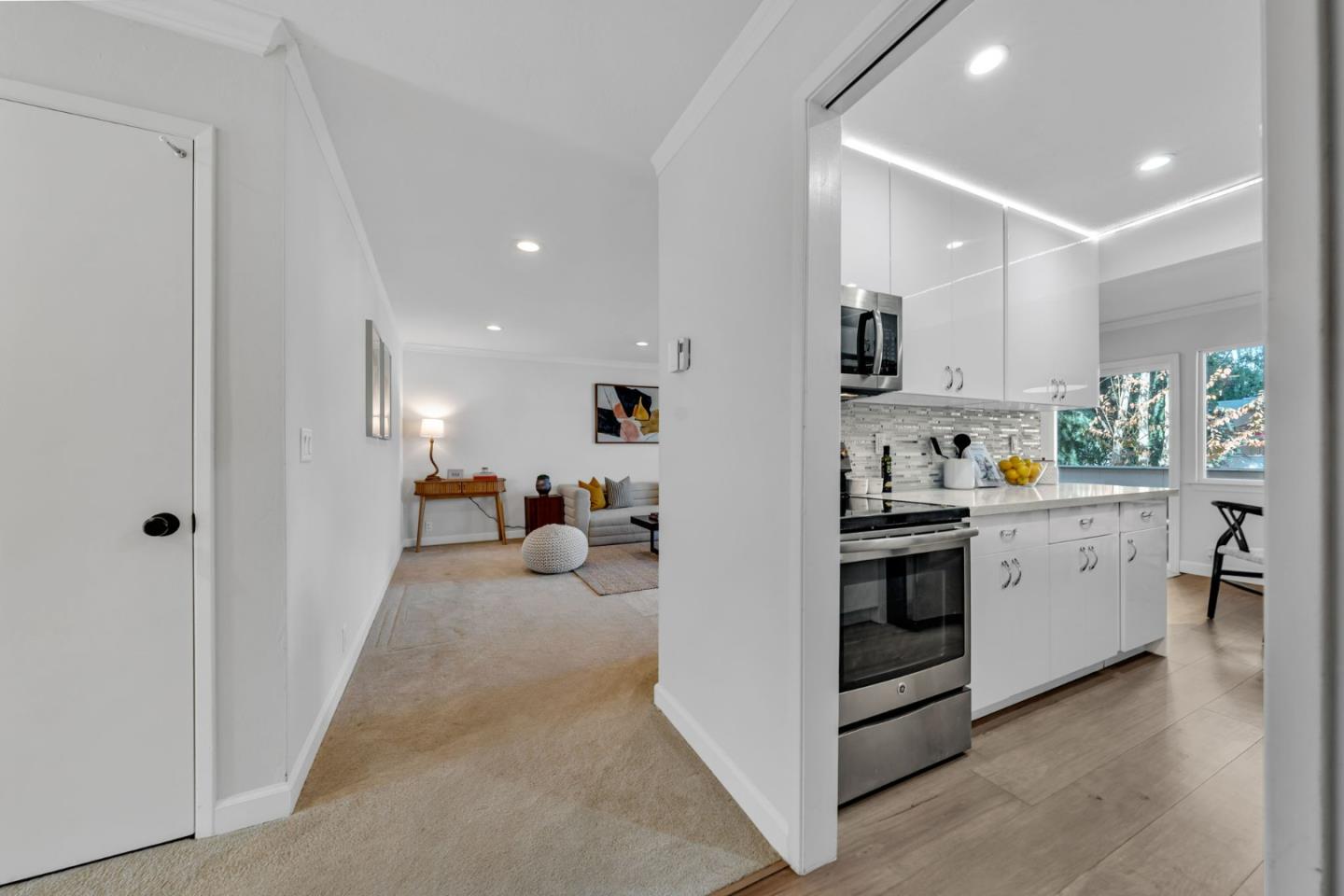 1898 Meridian AVE 31