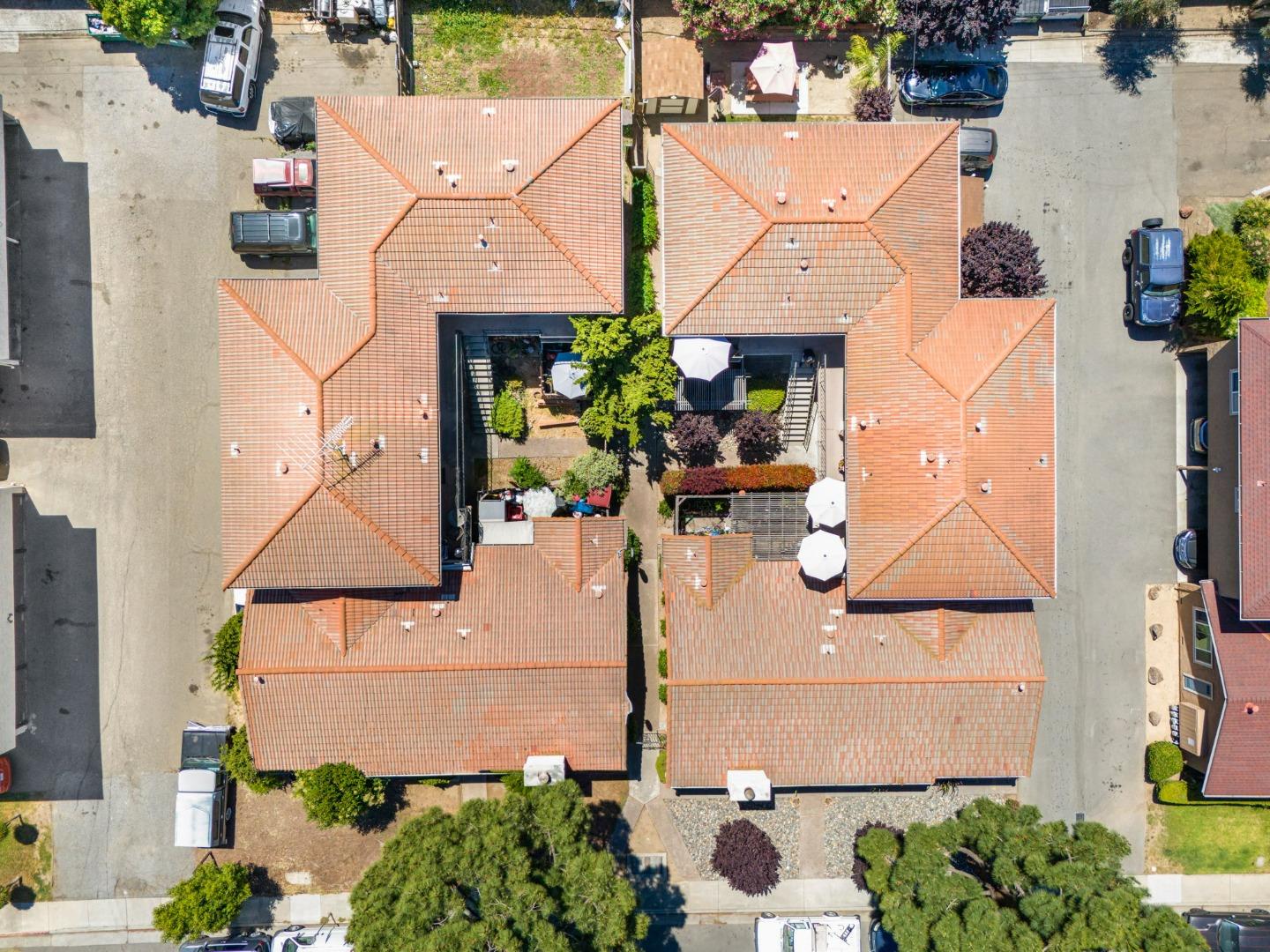 1519 Moorpark AVE