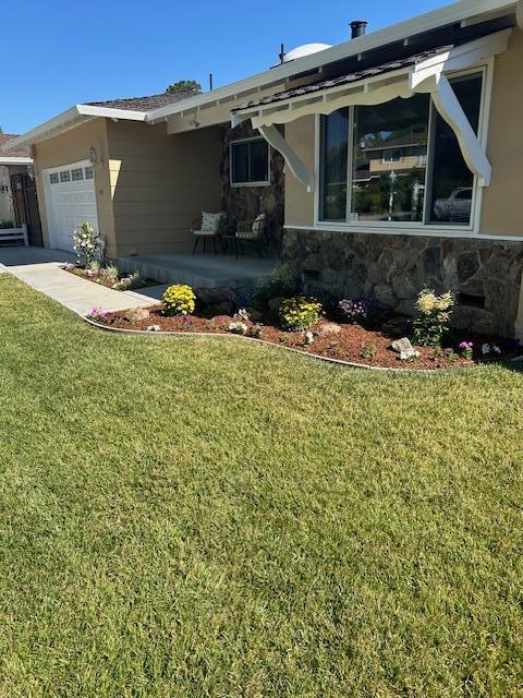 1564 Carmel DR