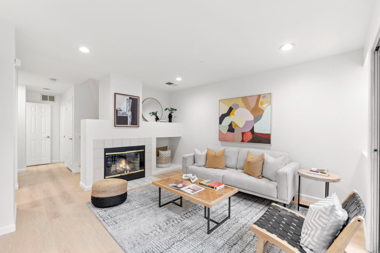 6137 Thicket WAY