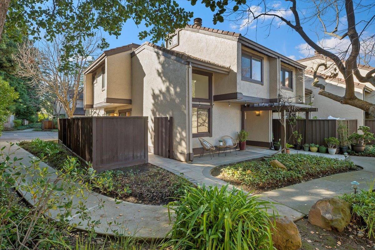 1473 Tyler Park WAY