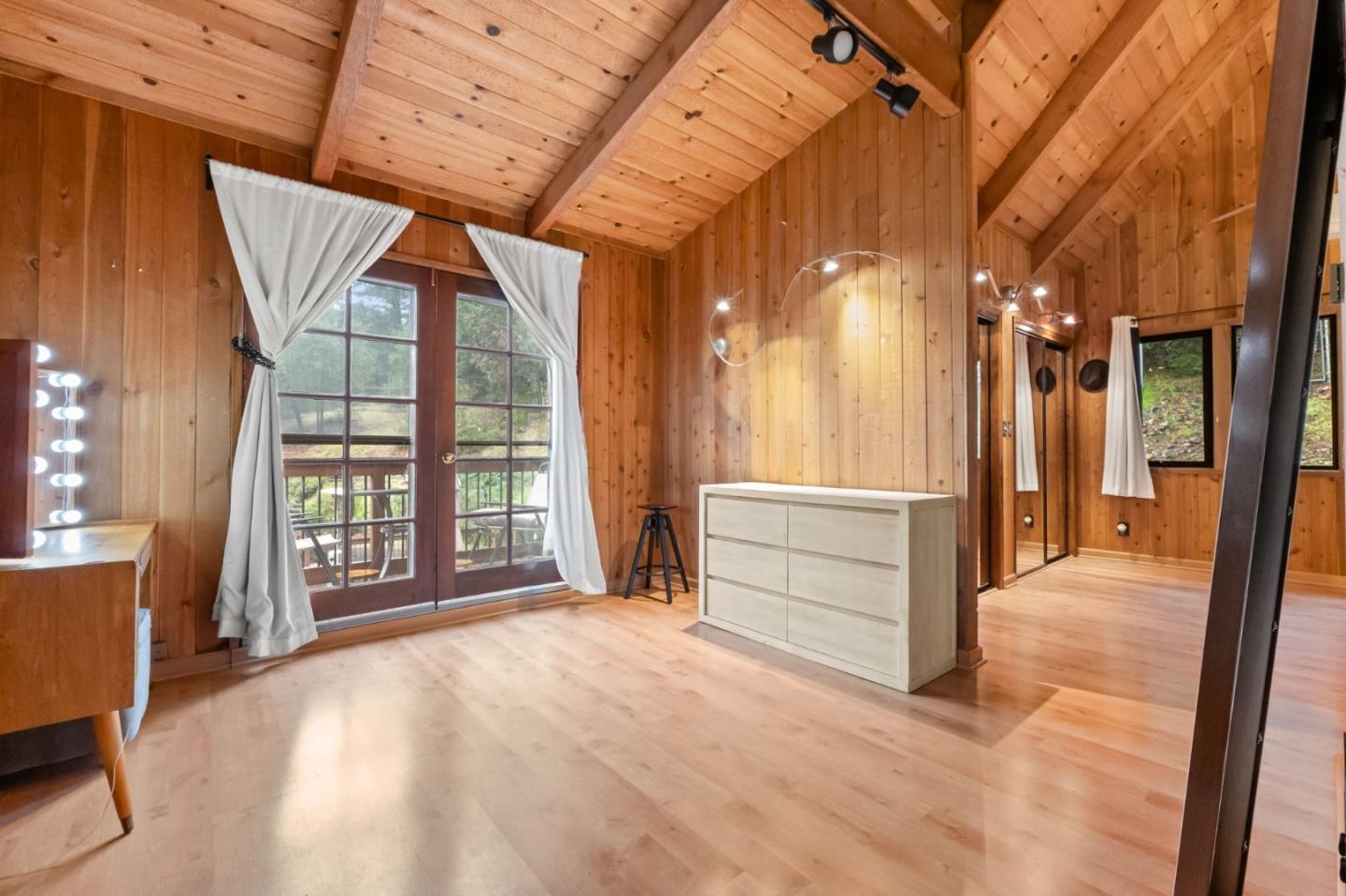 12351 Indian Rock Way