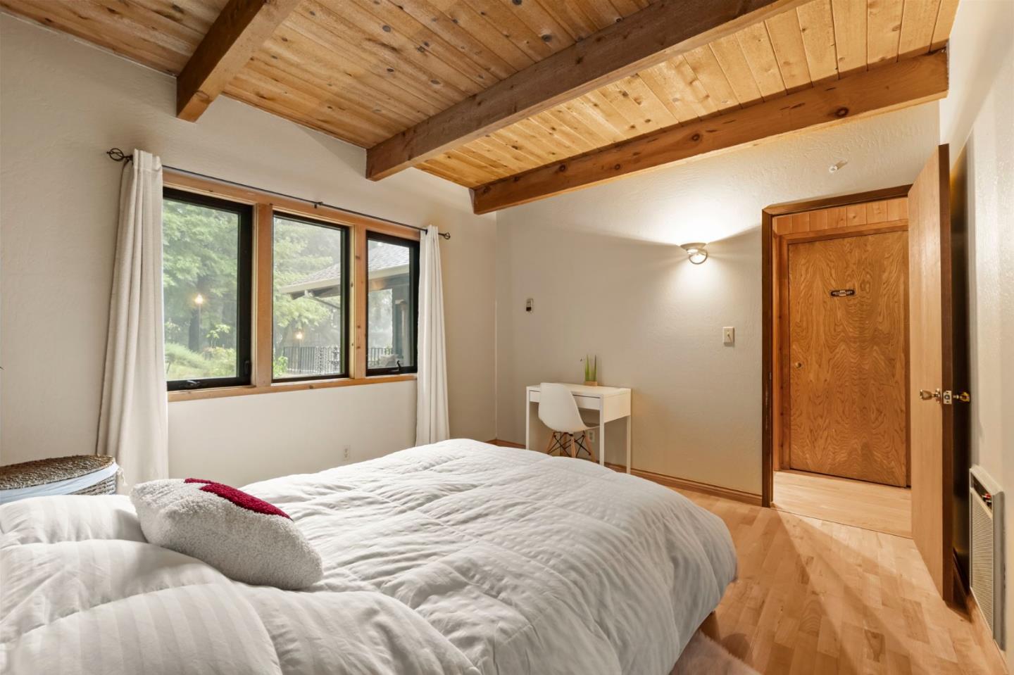 12351 Indian Rock Way