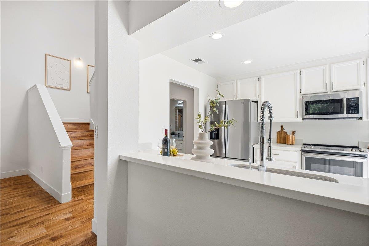392 N Whisman RD