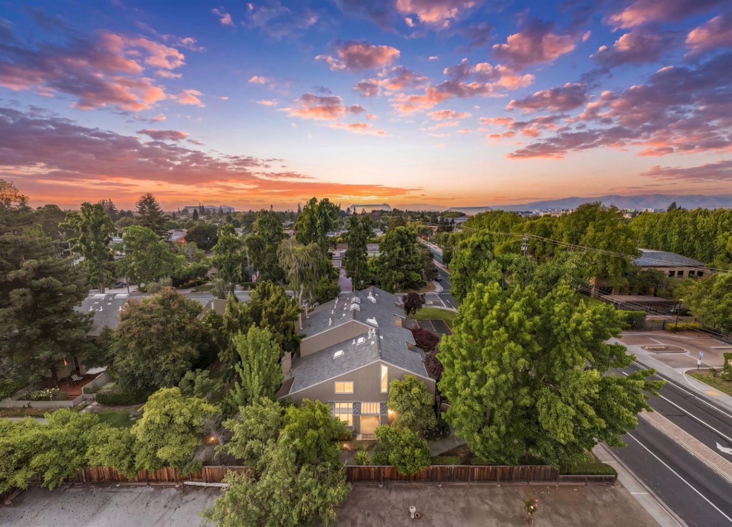 392 N Whisman RD