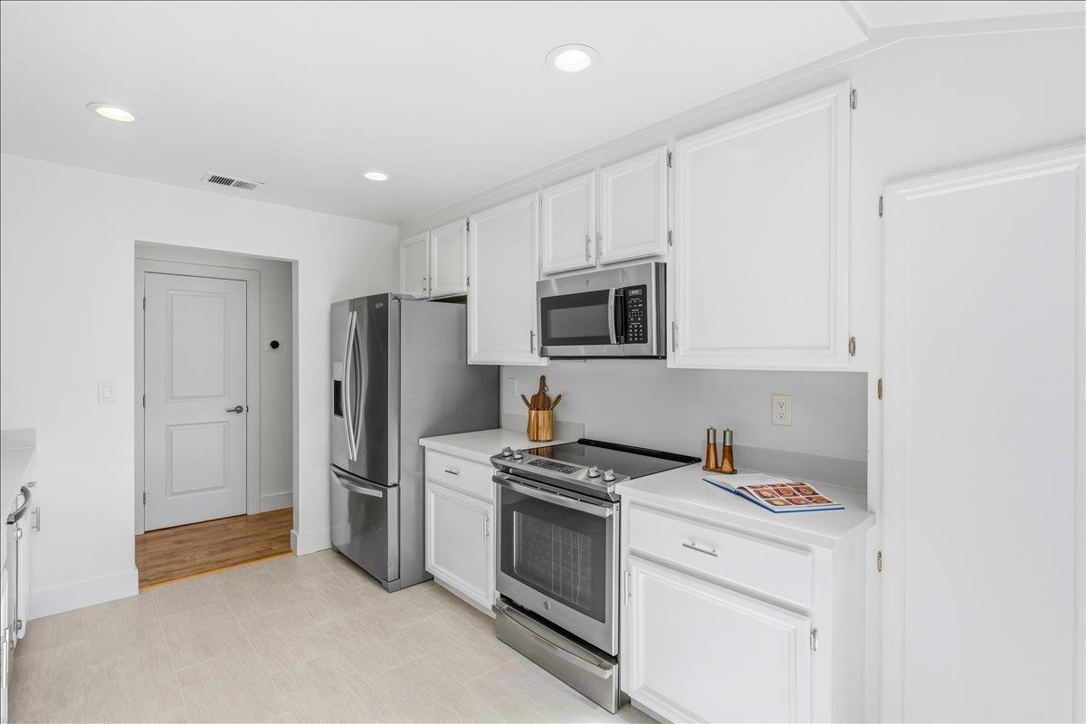 392 N Whisman RD