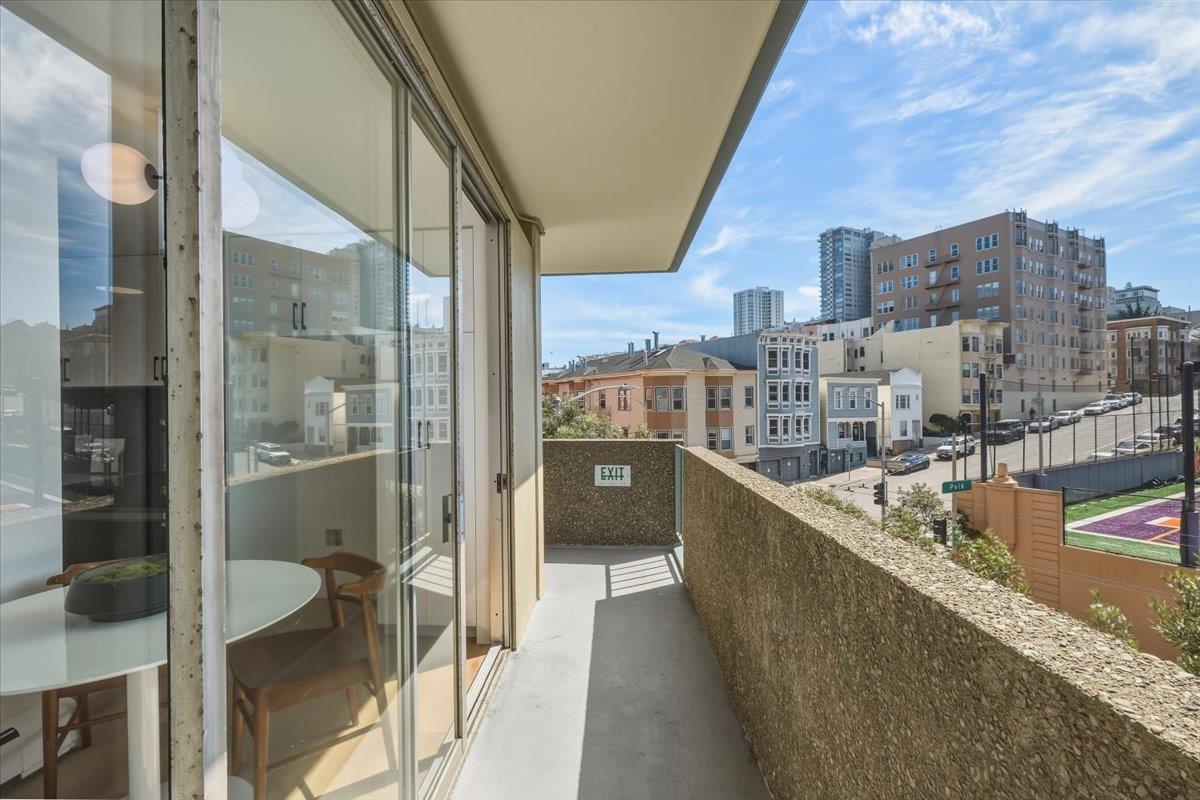1000 North Point ST 201