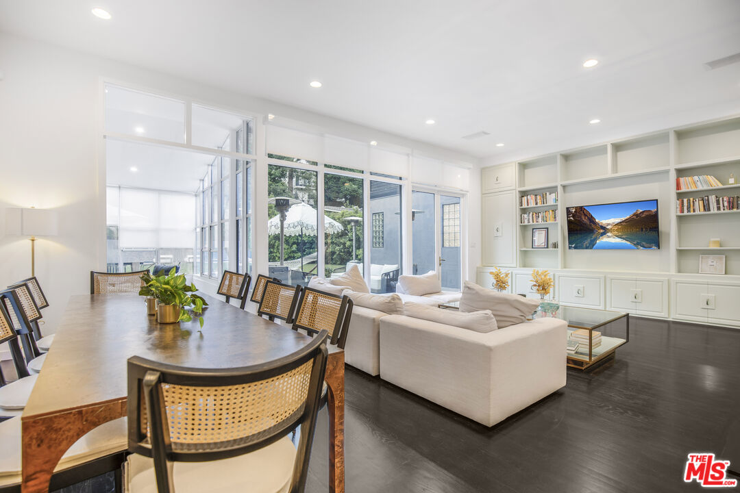 1833 Franklin Canyon Dr