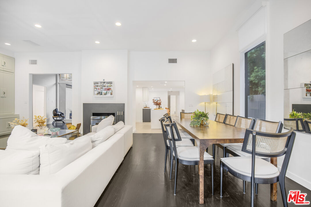 1833 Franklin Canyon Dr