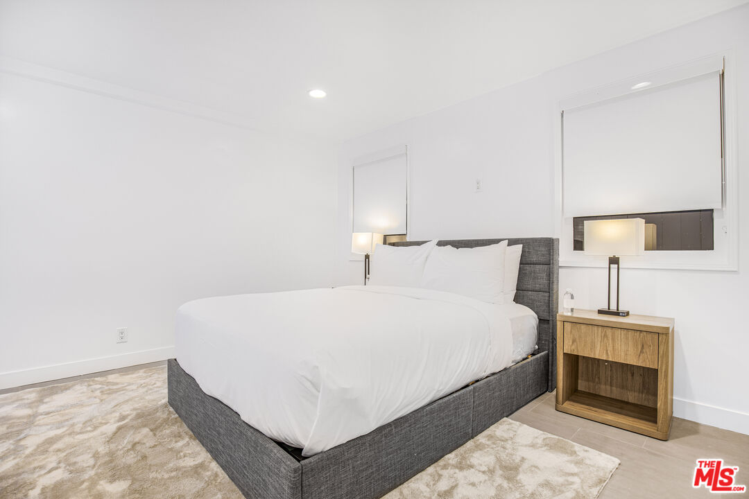 1833 Franklin Canyon Dr