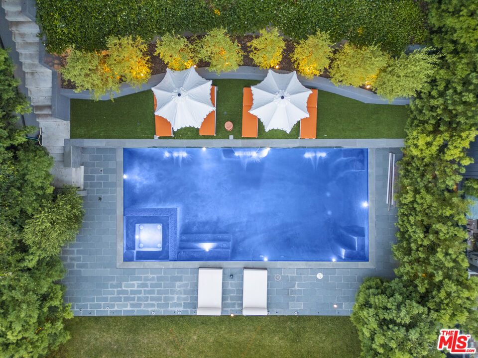 1833 Franklin Canyon Dr