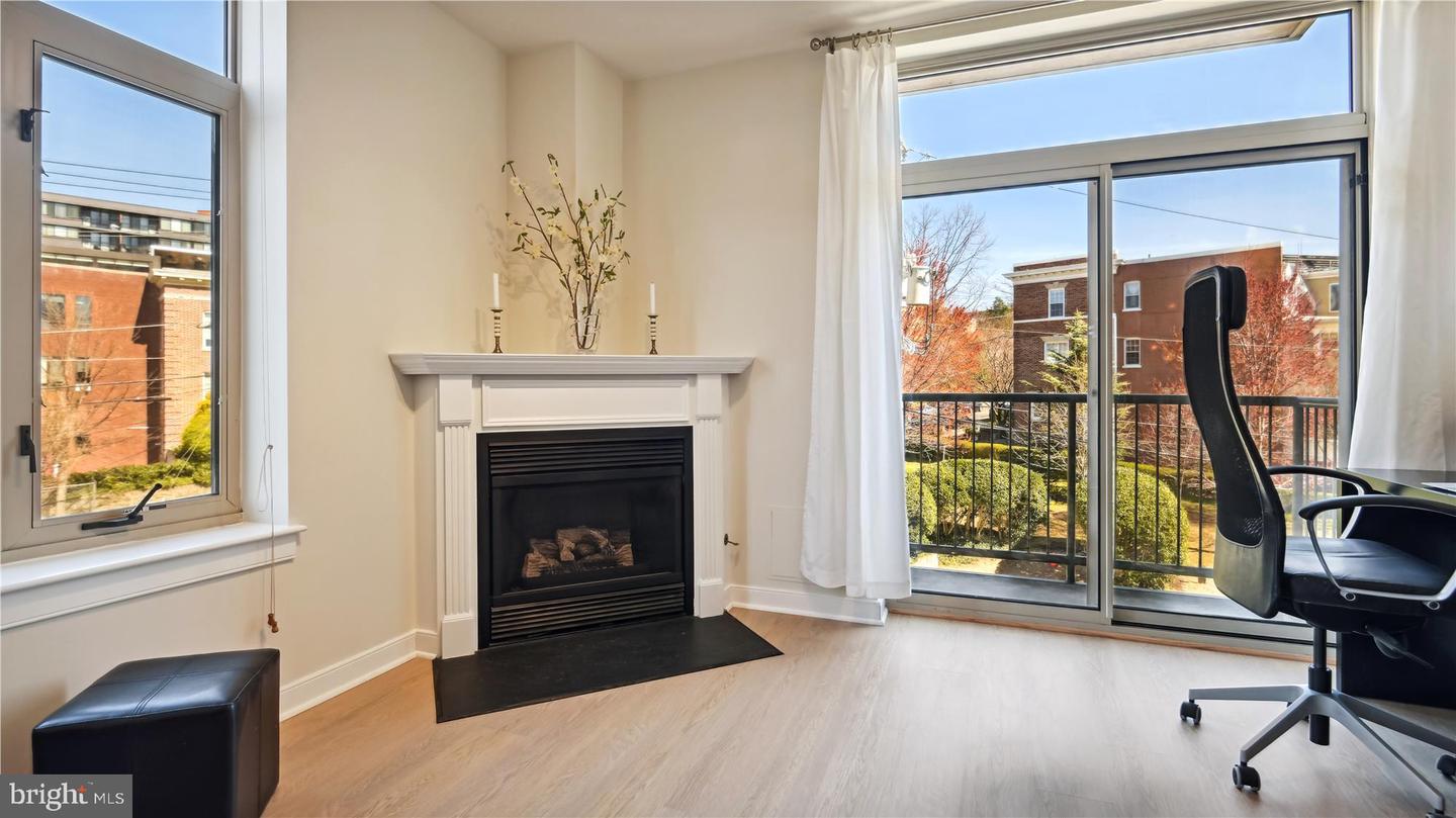 4025 Connecticut Ave NW #303