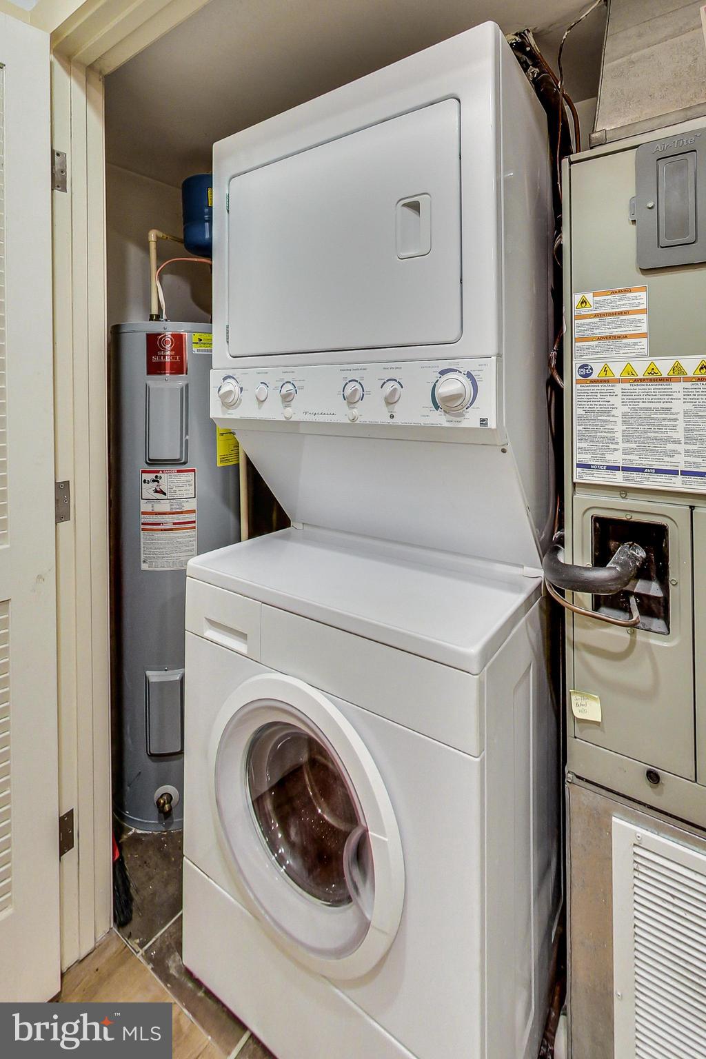 615 ORLEANS PL NE #B