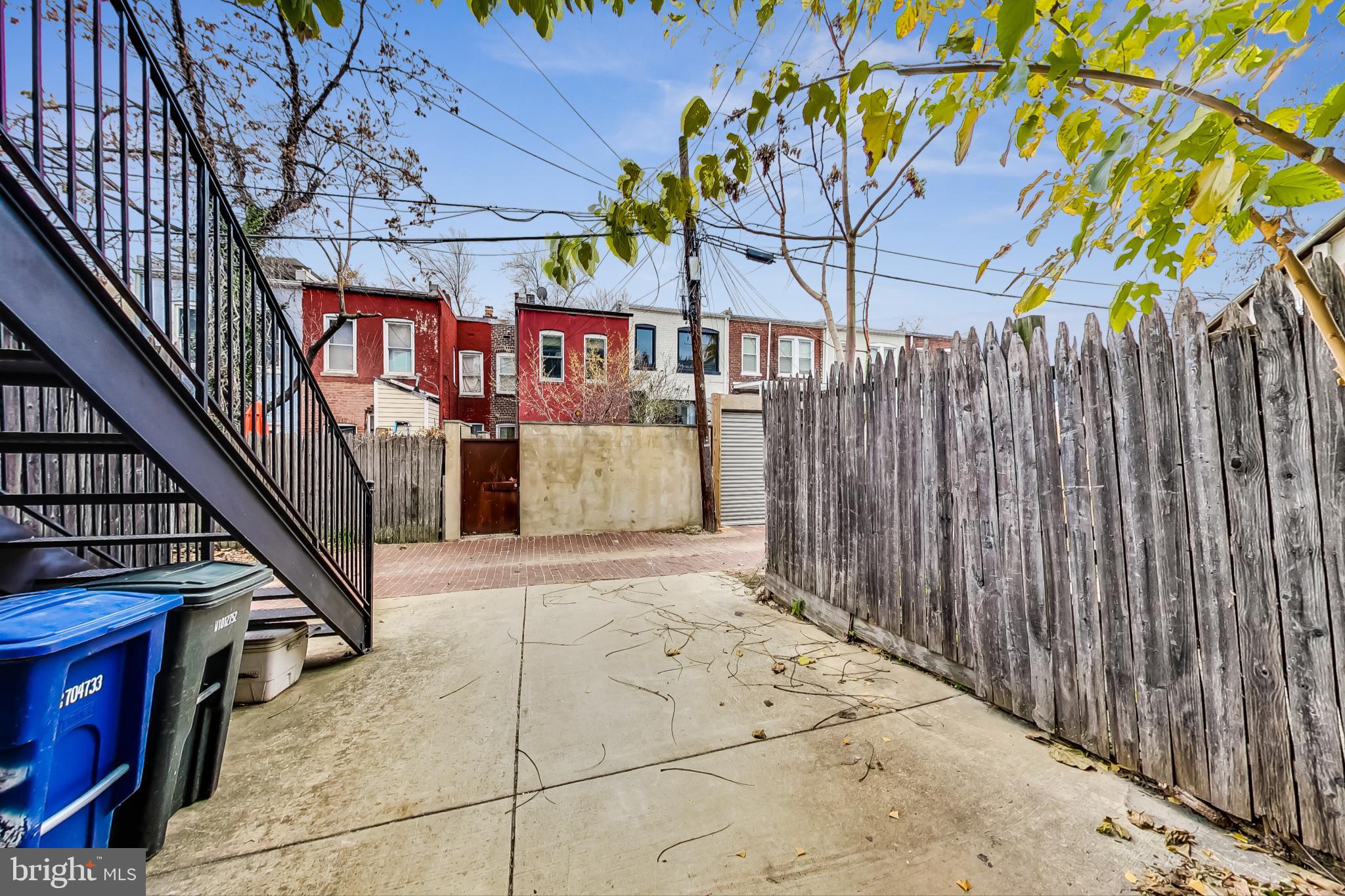 615 ORLEANS PL NE #B