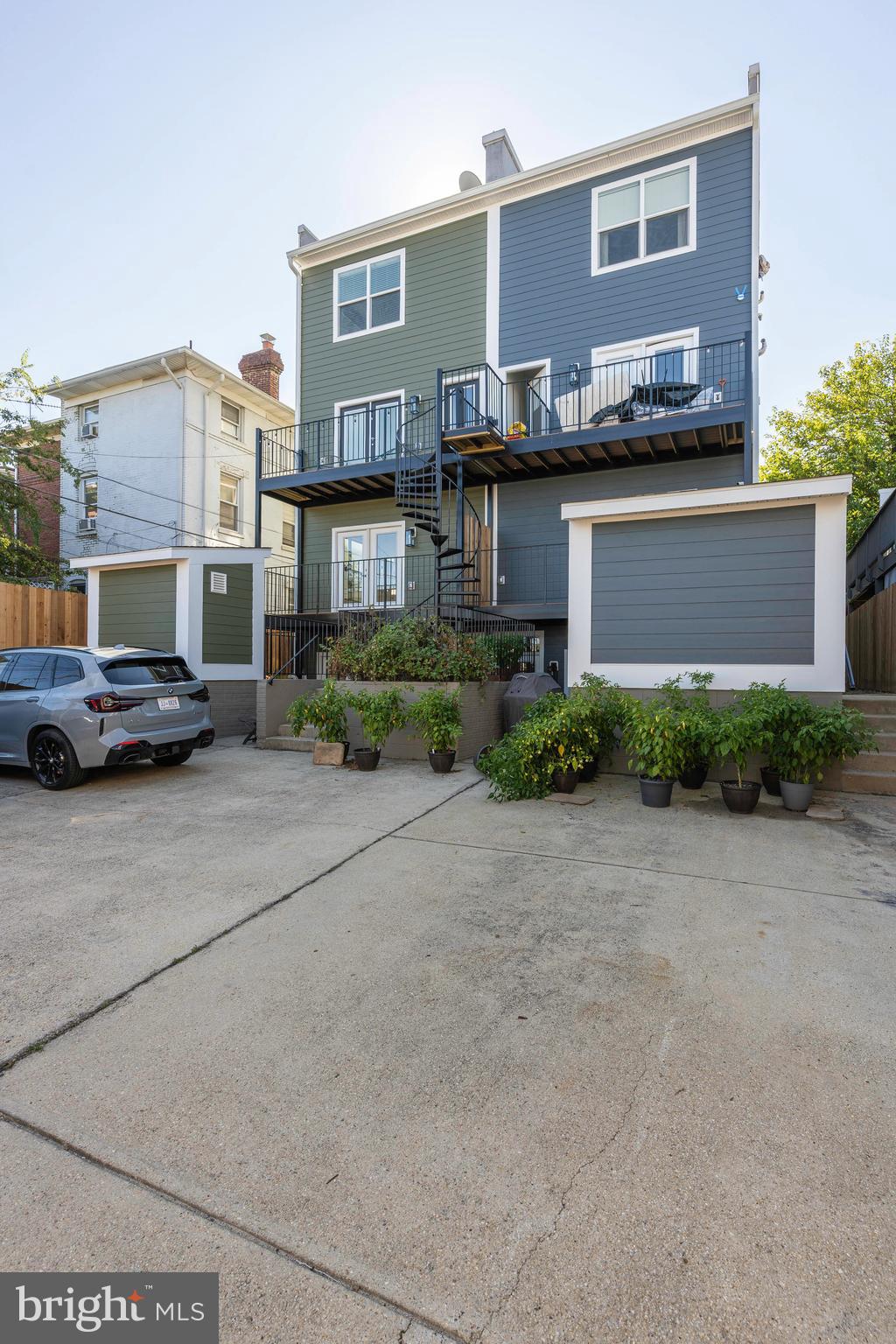 1809 3RD STREET NE 1