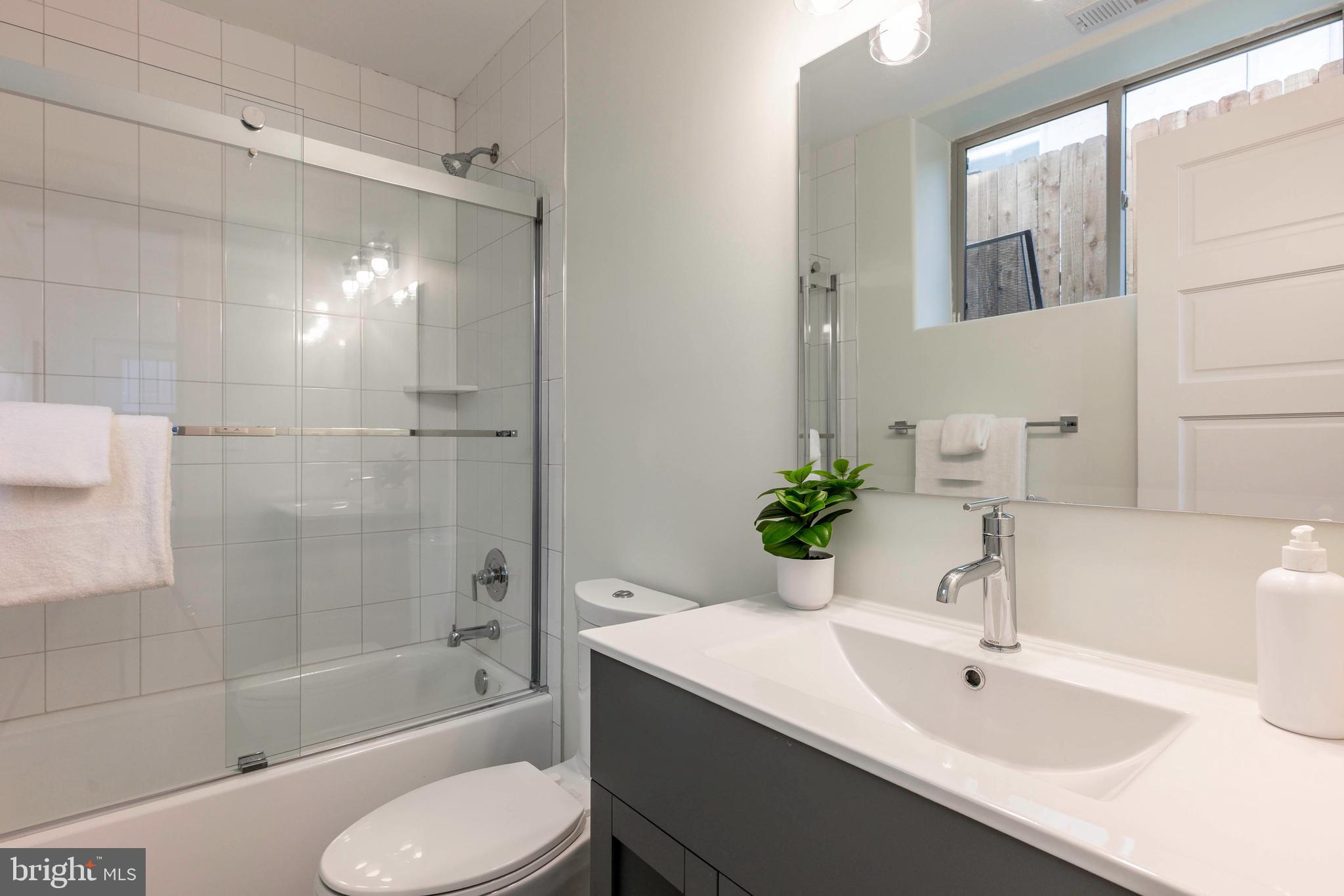 1809 3RD STREET NE 1