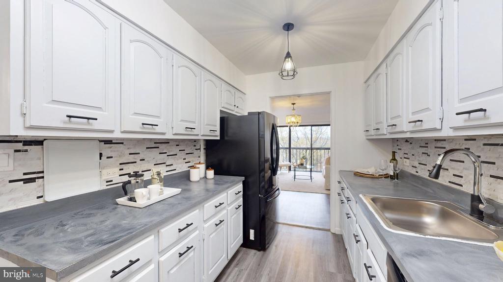 1001 26TH NW 705