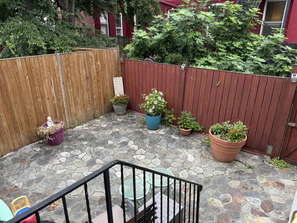 908 11TH STREET NE Unit: A