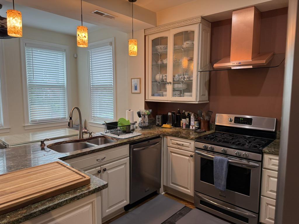 908 11TH STREET NE Unit: A